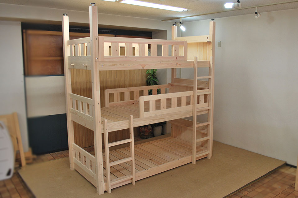 ひのき木製3段ベッド時計など置ける小さな棚板付き1201032
