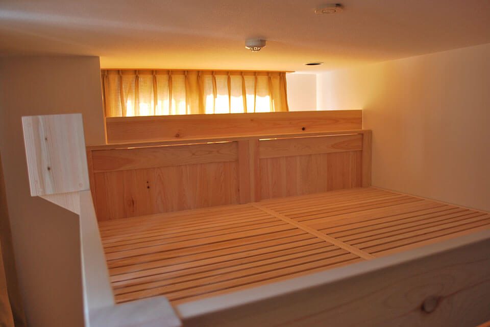 6.2畳の部屋を2倍の広さに活用 ひのきロフトベッド1212013