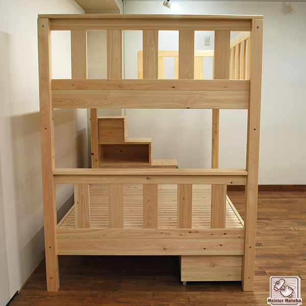 セミダブルサイズの二段ベッド階段と収納付