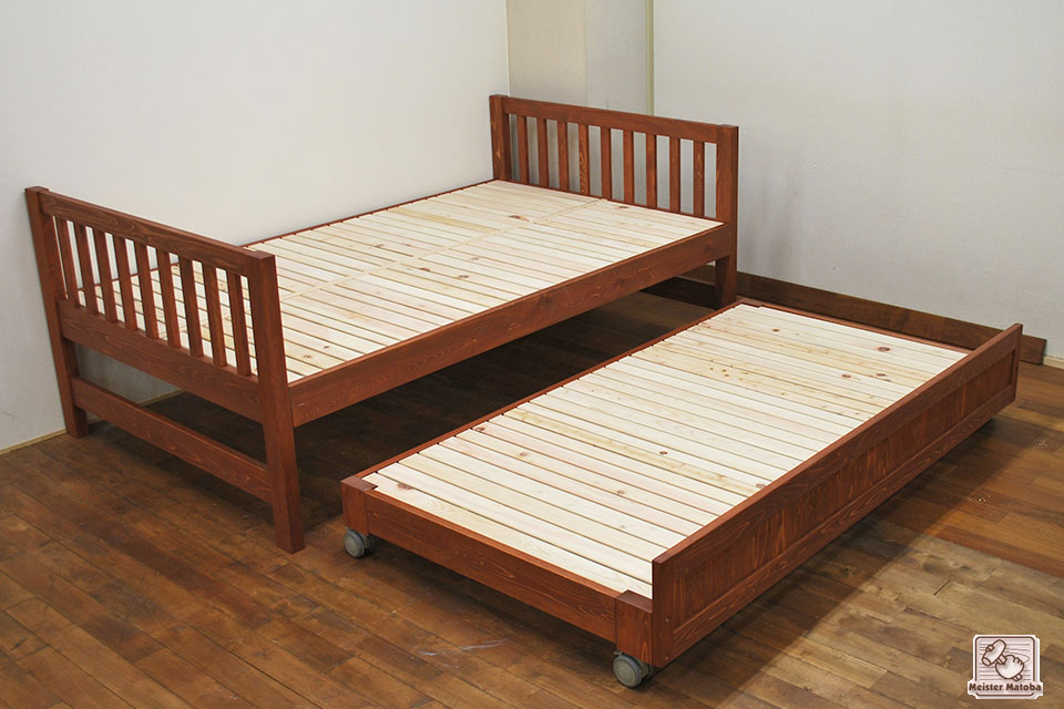 ひのき親子ベッド 上段はセミダブル下段はシングルとサイズ違い NO1705016 | ヒノキ・ワークスの オーダーメイド ベッド集