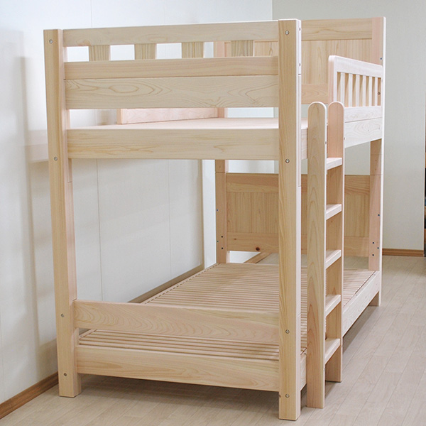 高さの低い寝具交換も容易にできるオーダー二段ベッド