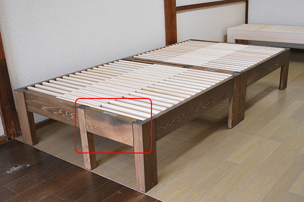 ひのき伸縮ベッド　ハーフサイズ　隙間埋木金具付き　ウォールナット着色　2012044