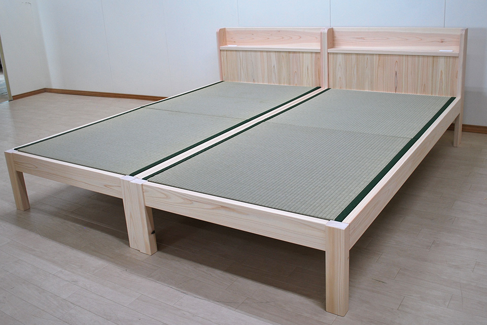 ひのき畳ベッド　棚付き２台並ぶと畳のスペース確保ですね　2105016