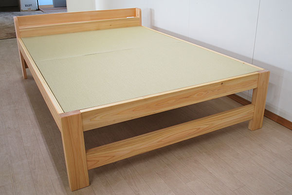 圧迫感のない　棚付きダブルサイズの畳ベッド　2212012