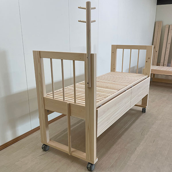 ベッドの幅を広く変更できる　木製ひのきオーダー訓練ベッド　2312032