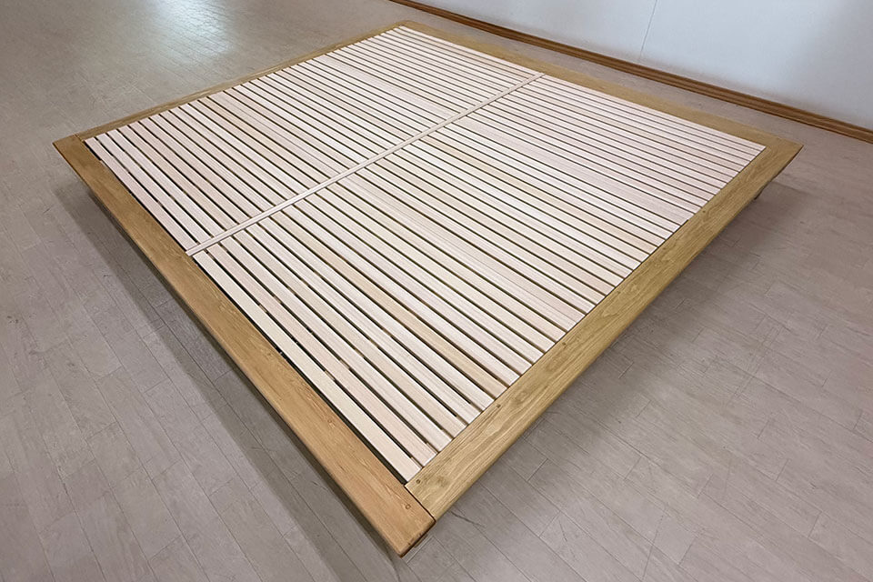幅240cm×長さ218cmのひのきヘリ付きオーダーベッド 2502033
