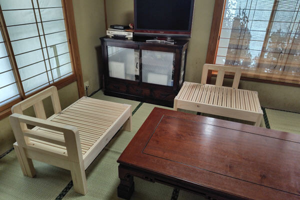 ひのき伸縮ベッド　取り外し可能落下防止柵付き　2505007