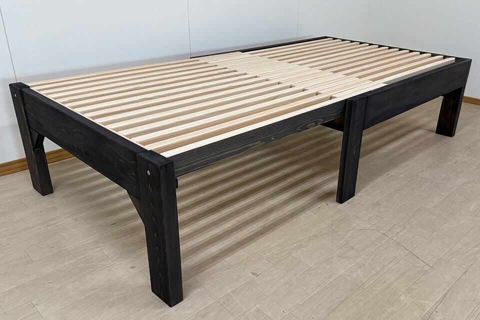 お部屋の動線に配慮した伸縮ベッド製作例｜長さ120〜200cmで使えるひのきベッド　2507019