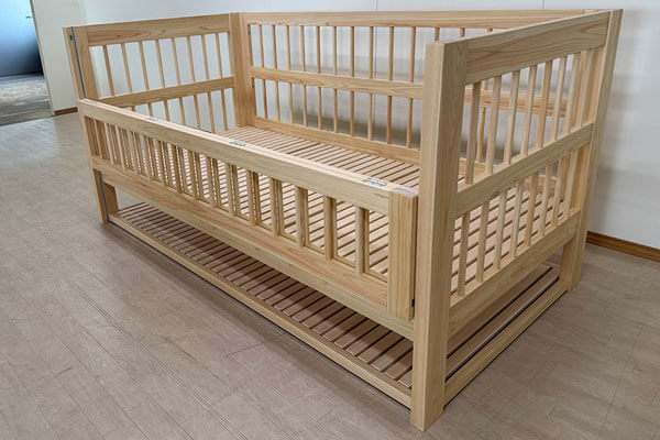 200cm対応の介護ベッド製作事例オーダー訓練ベッド・大型ベビーベッド2510022